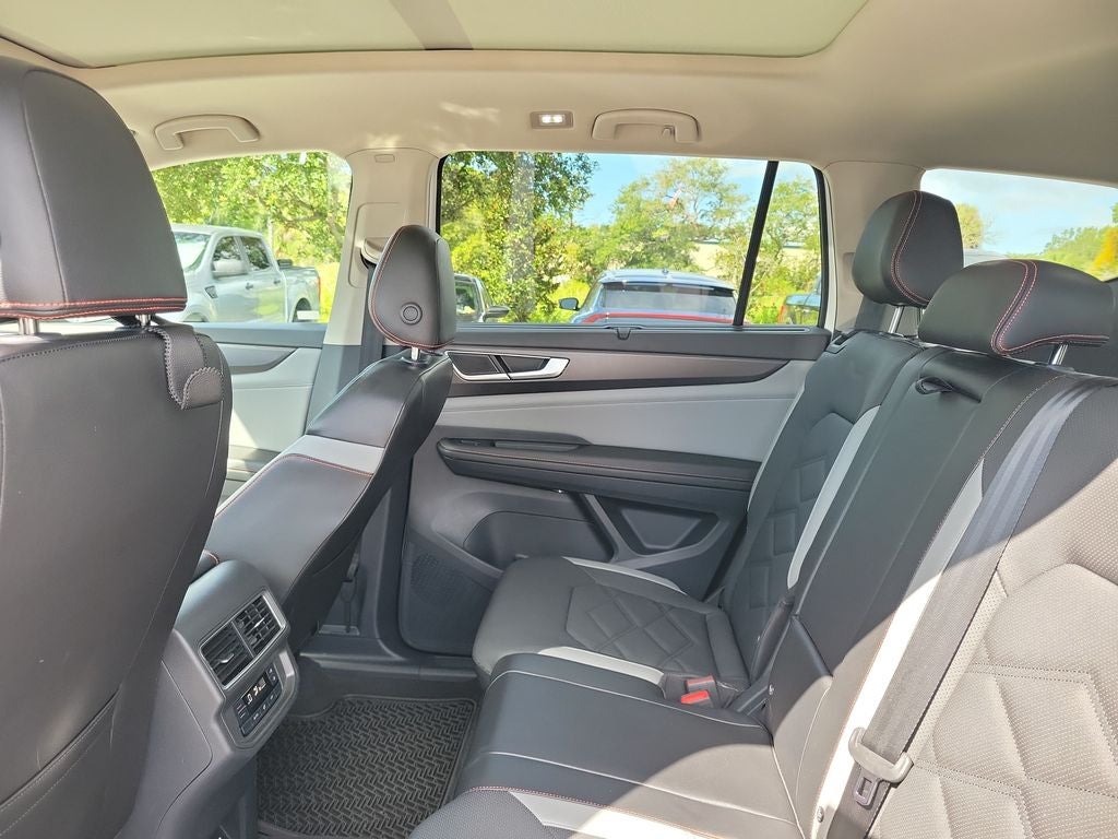 2024 Volkswagen Atlas 2.0T Peak Edition SE w/Technology