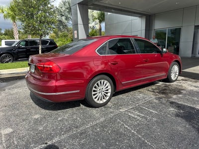 2016 Volkswagen Passat 1.8T SE w/Technology