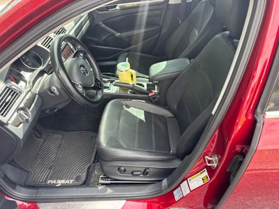 2016 Volkswagen Passat 1.8T SE w/Technology