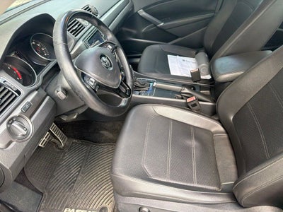 2017 Volkswagen Passat 1.8T R-Line