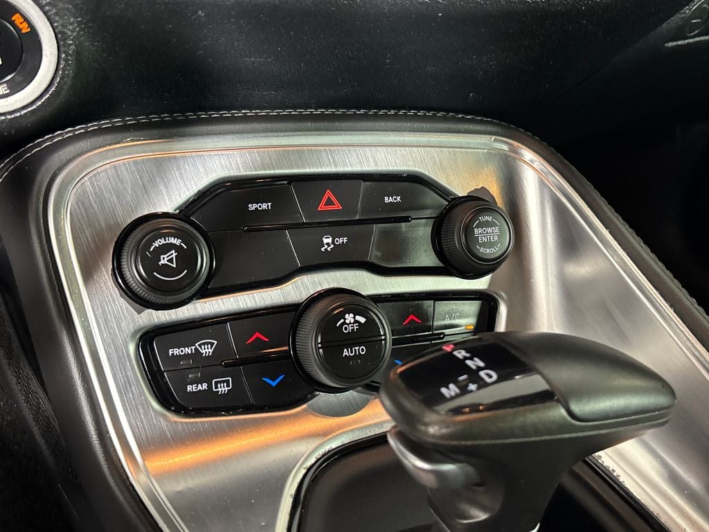 2015 Dodge Challenger SXT