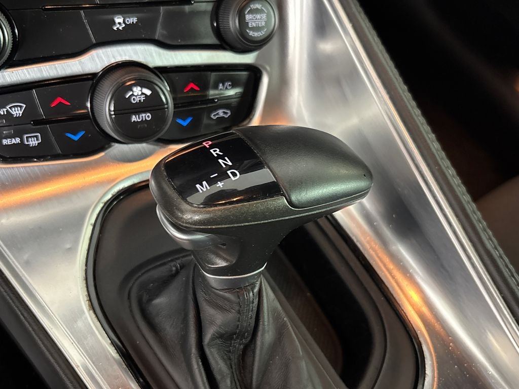 2015 Dodge Challenger SXT