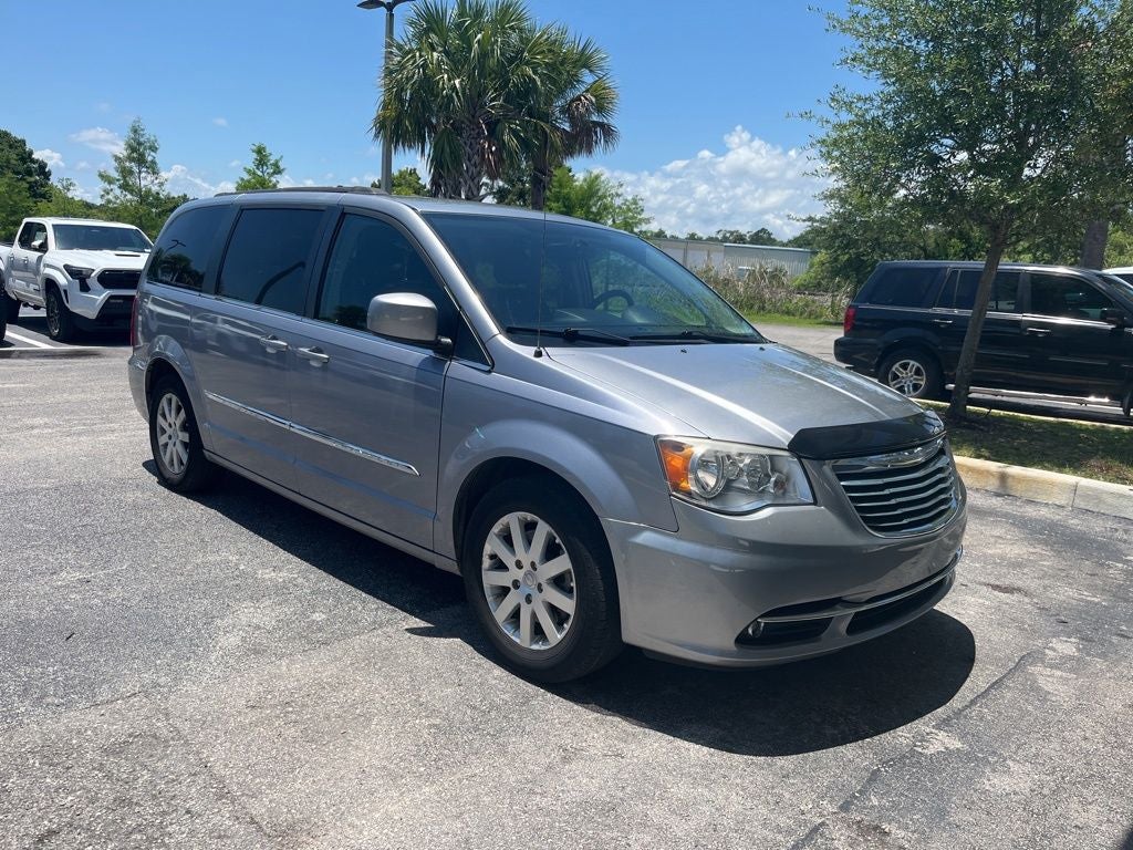 Used 2016 Chrysler Town & Country Touring with VIN 2C4RC1BG5GR246332 for sale in Vero Beach, FL