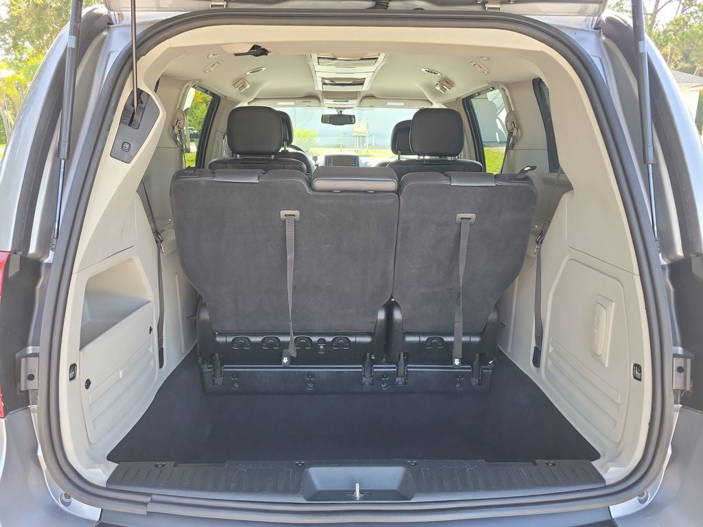 2013 Chrysler Town & Country Touring-L