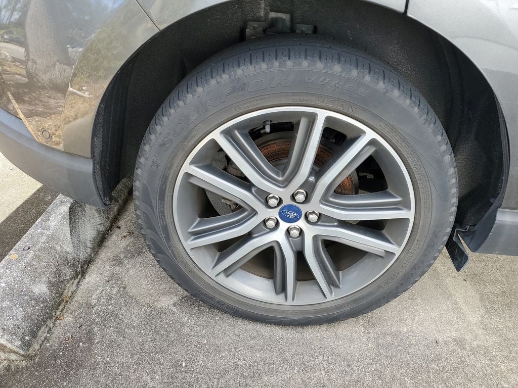 2020 Ford Edge Titanium