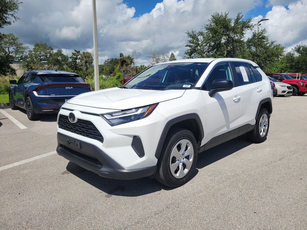 2025 Toyota RAV4 LE