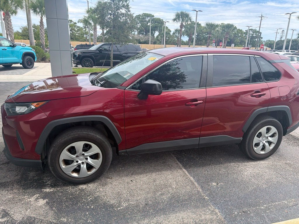 2022 Toyota RAV4 LE