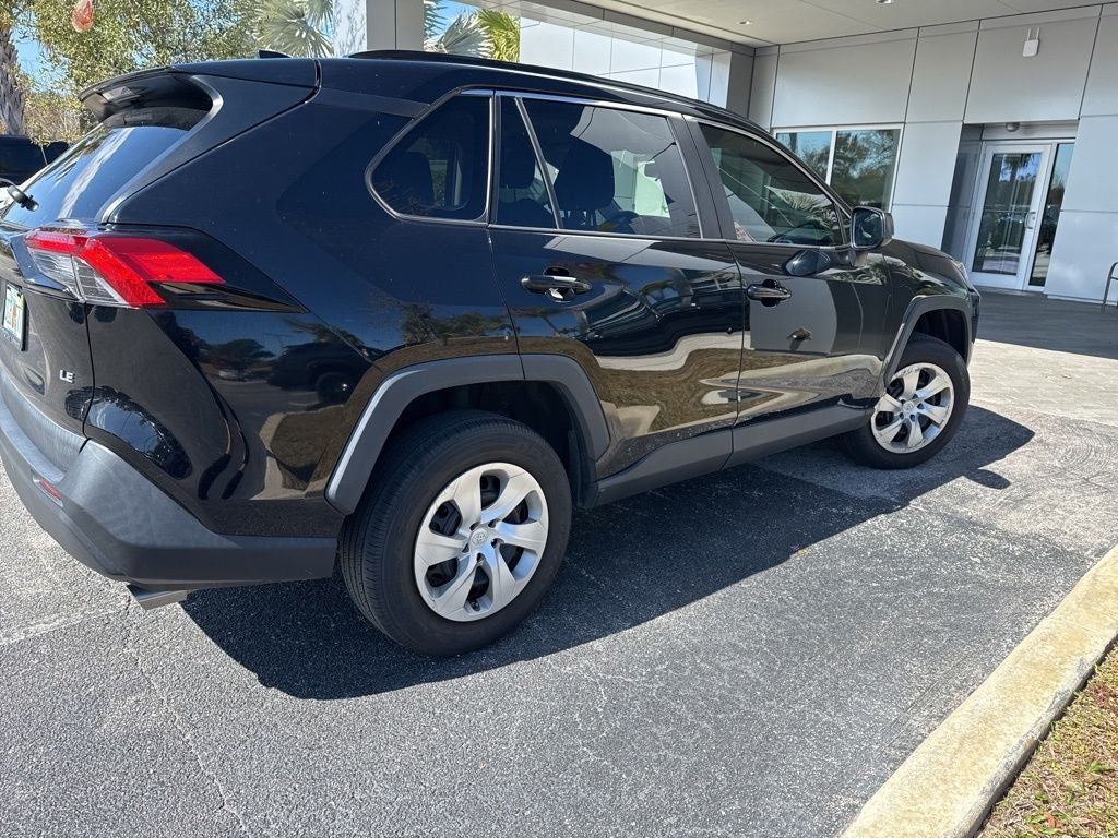 2021 Toyota RAV4 LE