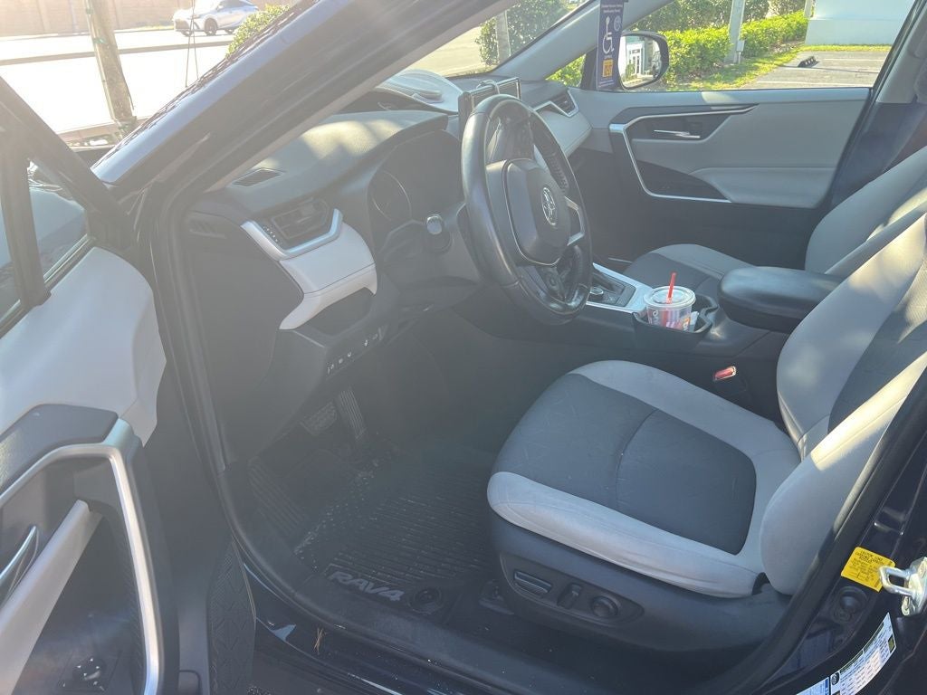 2020 Toyota RAV4 Hybrid XLE