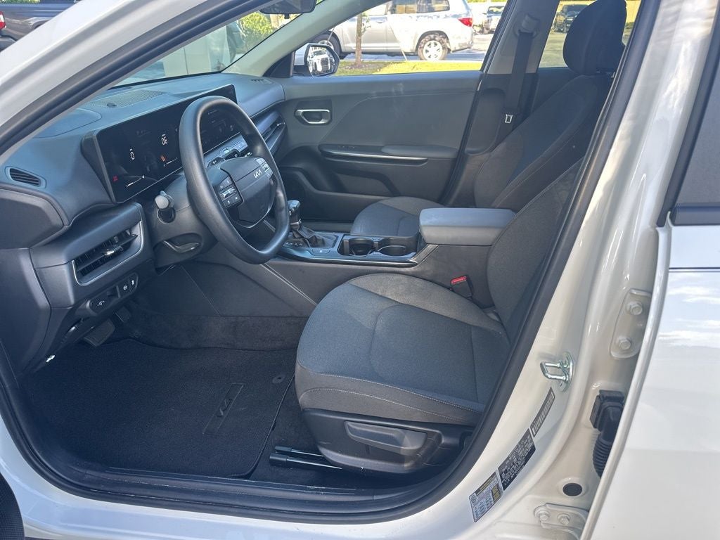 2025 Kia K4 LX