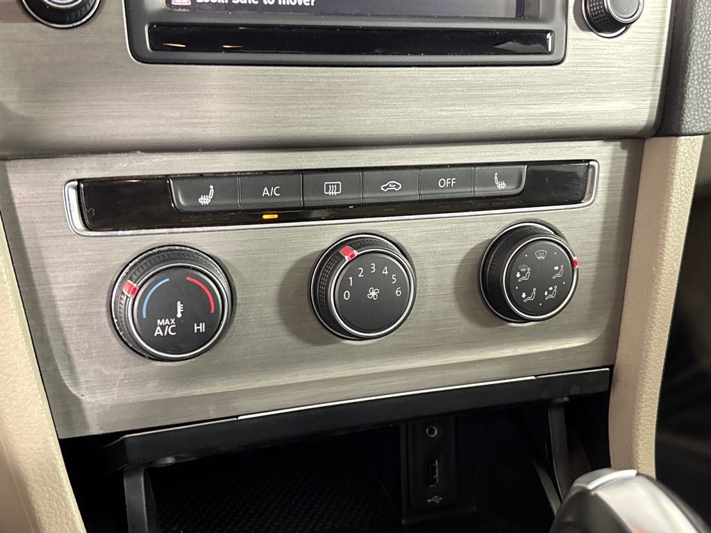 2017 Volkswagen Golf Wolfsburg