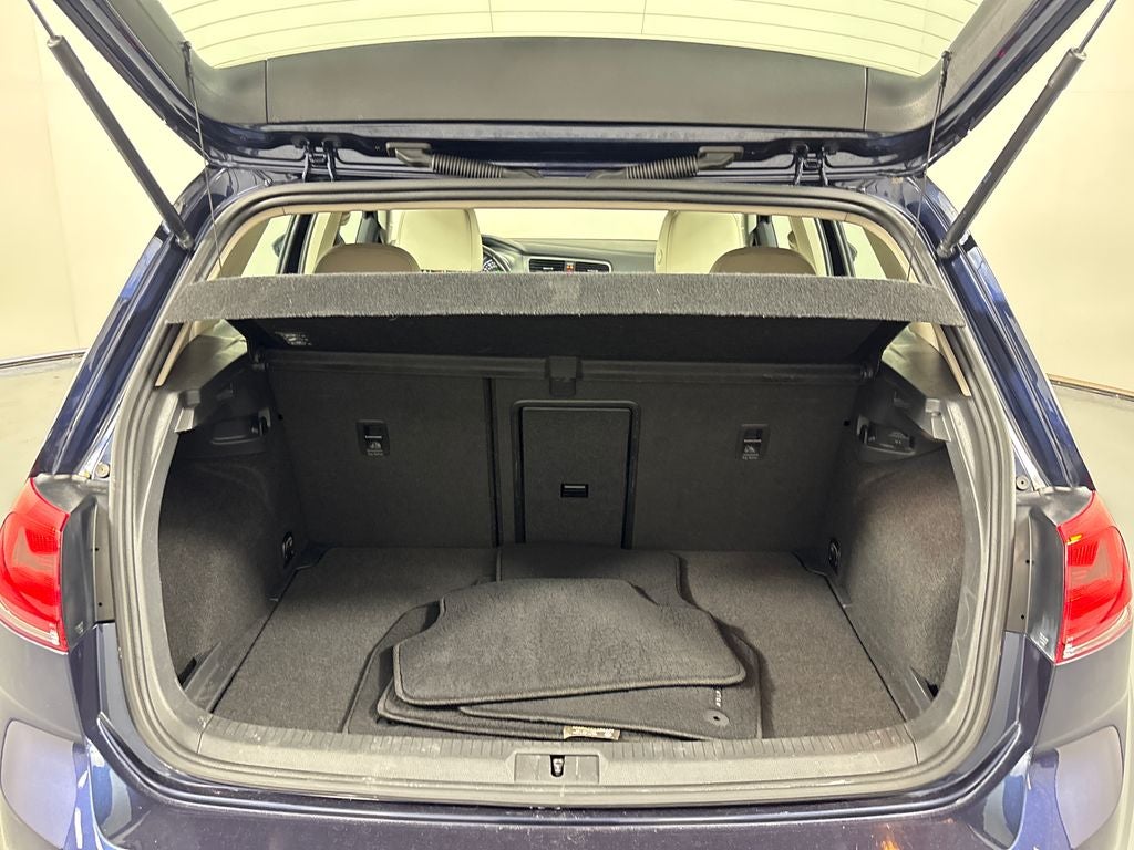 2017 Volkswagen Golf Wolfsburg