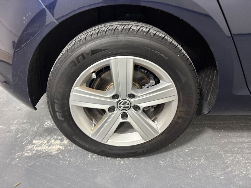 2017 Volkswagen Golf Wolfsburg