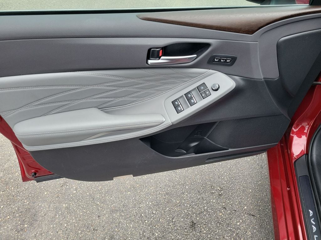 2019 Toyota Avalon Hybrid Limited