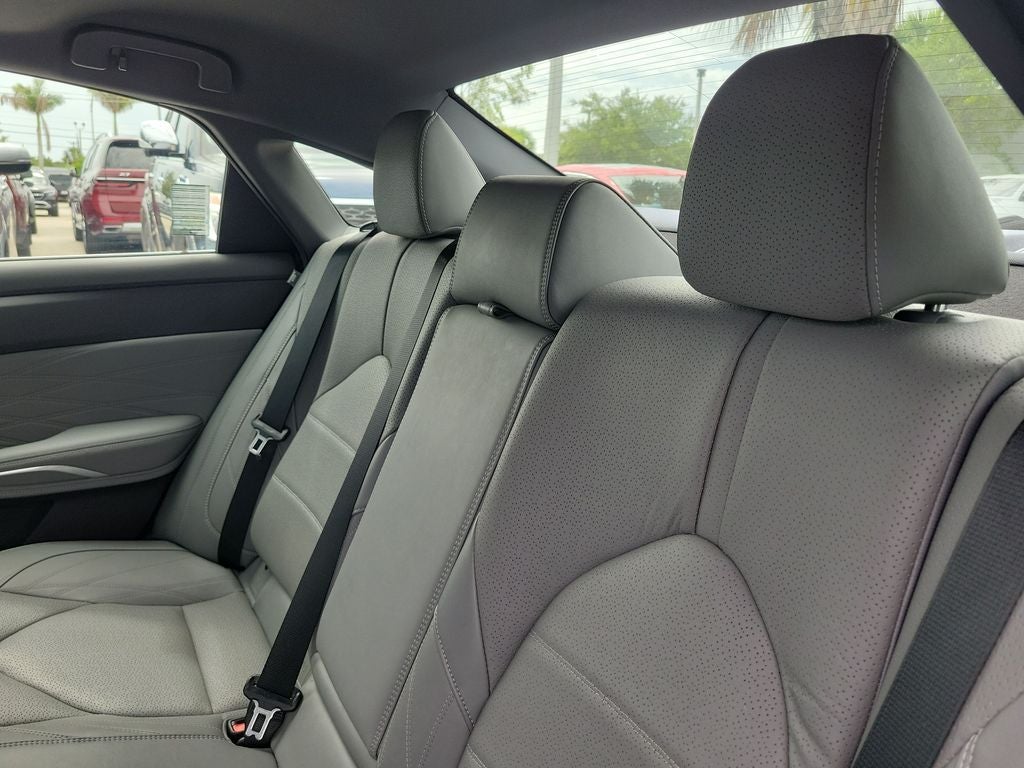 2019 Toyota Avalon Hybrid Limited