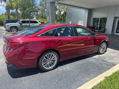 2019 Toyota Avalon Hybrid Limited