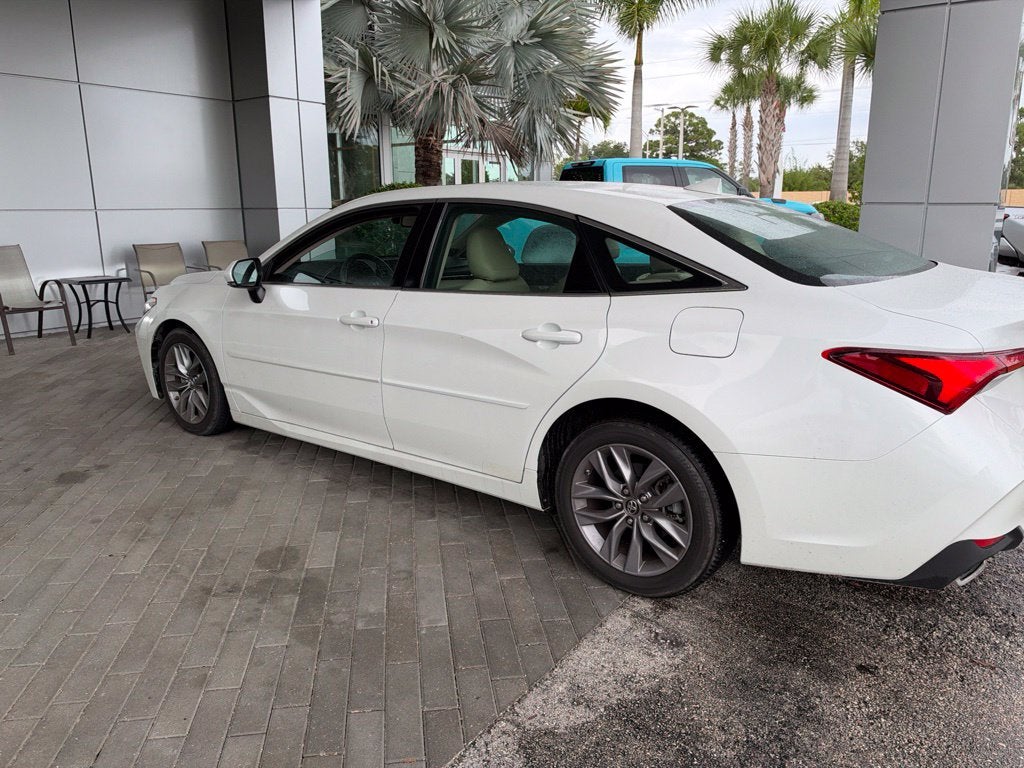 2019 Toyota Avalon XLE
