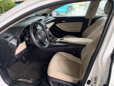 2019 Toyota Avalon XLE