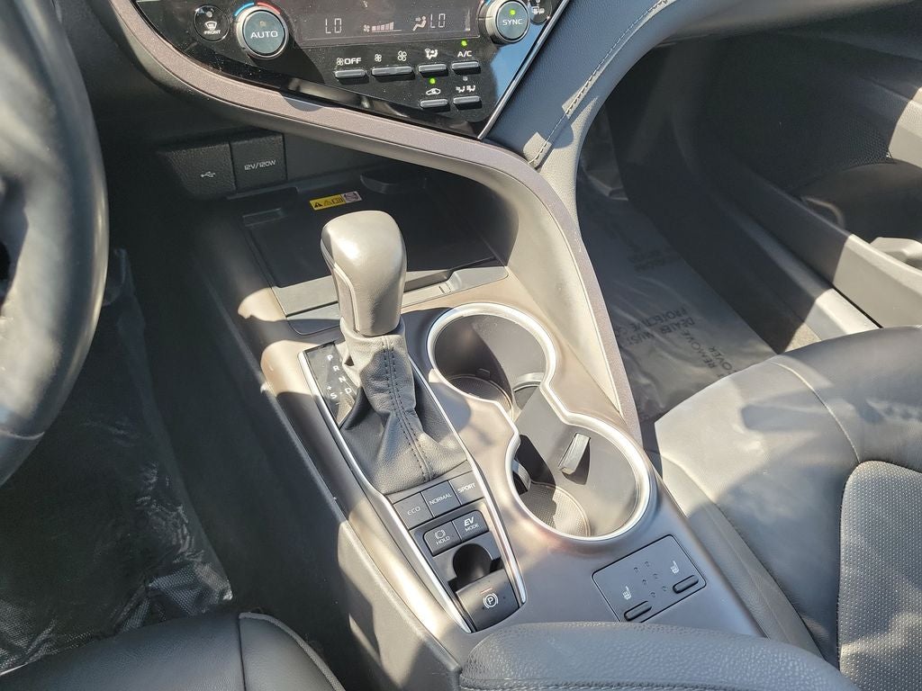 2023 Toyota Camry Hybrid XLE