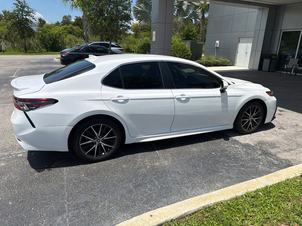 2022 Toyota Camry SE