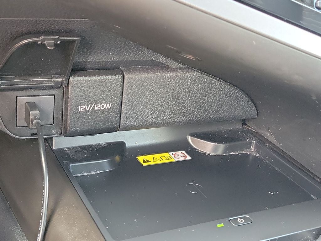 2023 Toyota Camry Hybrid SE