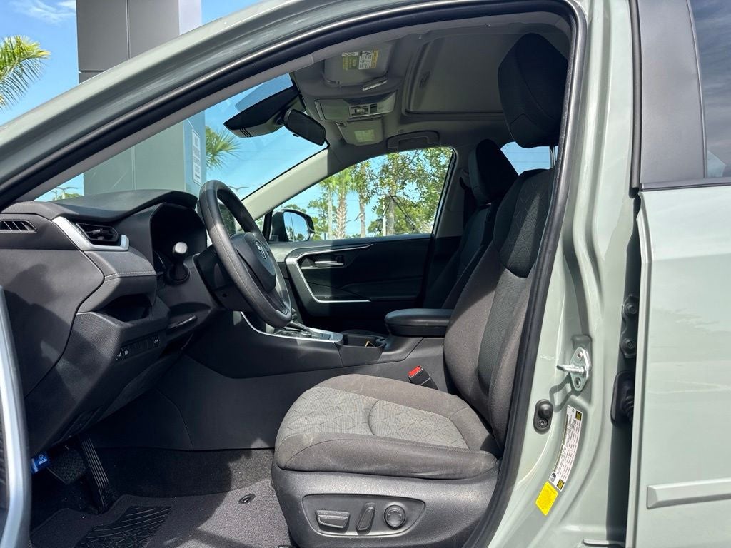 2023 Toyota RAV4 Hybrid XLE