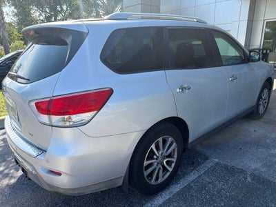2016 Nissan Pathfinder SV
