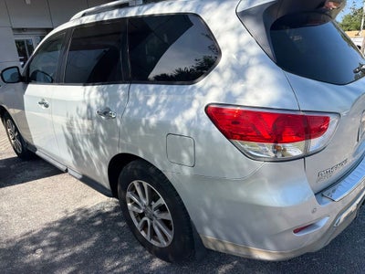 2016 Nissan Pathfinder SV