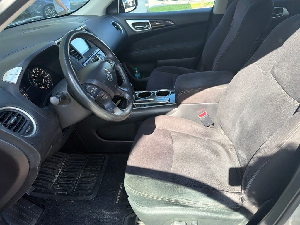 2016 Nissan Pathfinder SV