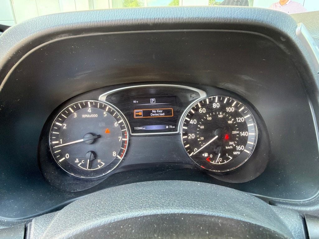 2016 Nissan Pathfinder SV