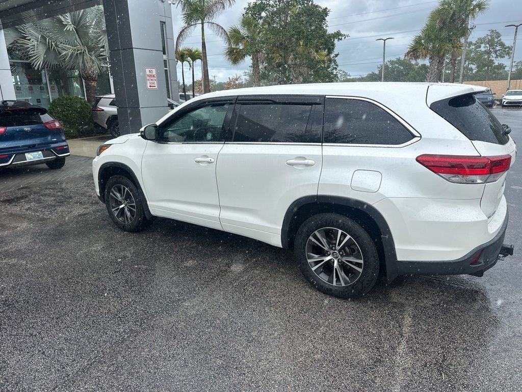 2017 Toyota Highlander LE