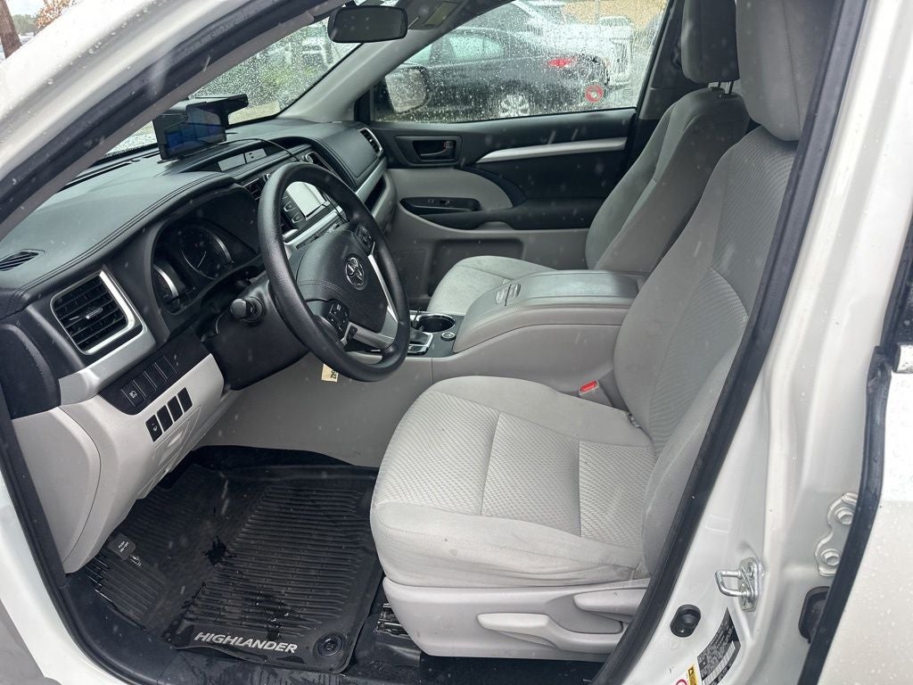 2017 Toyota Highlander LE