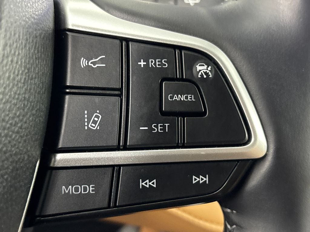 2025 Toyota Highlander Hybrid Platinum