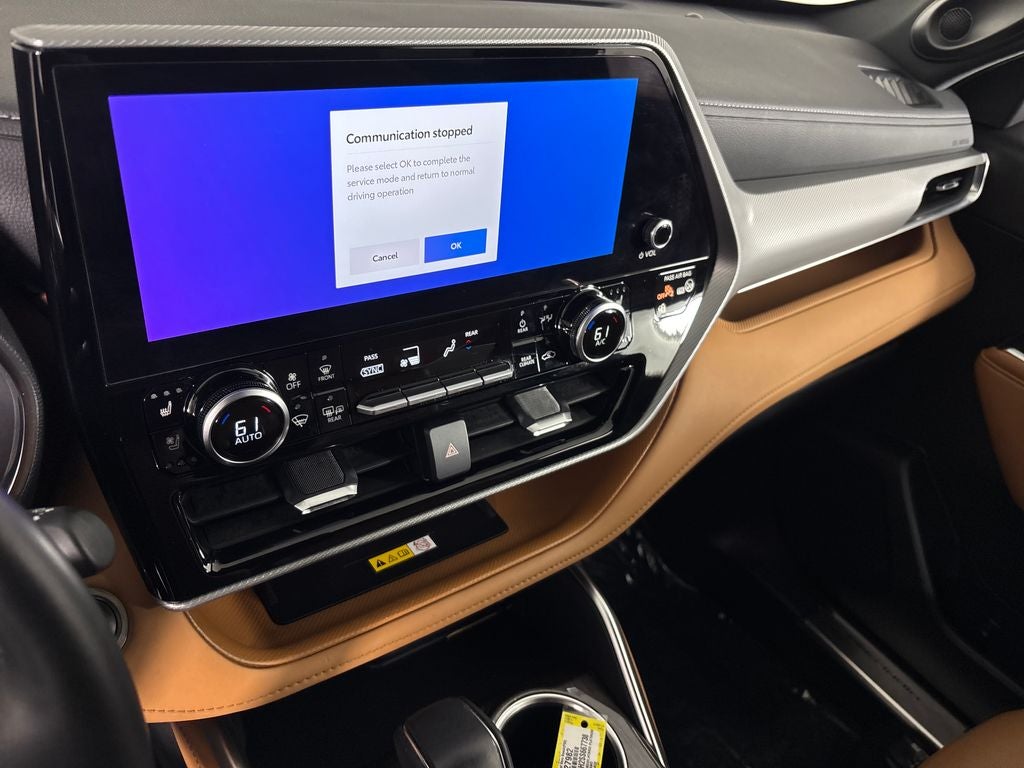 2025 Toyota Highlander Hybrid Platinum