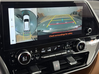 2025 Toyota Highlander Hybrid Platinum