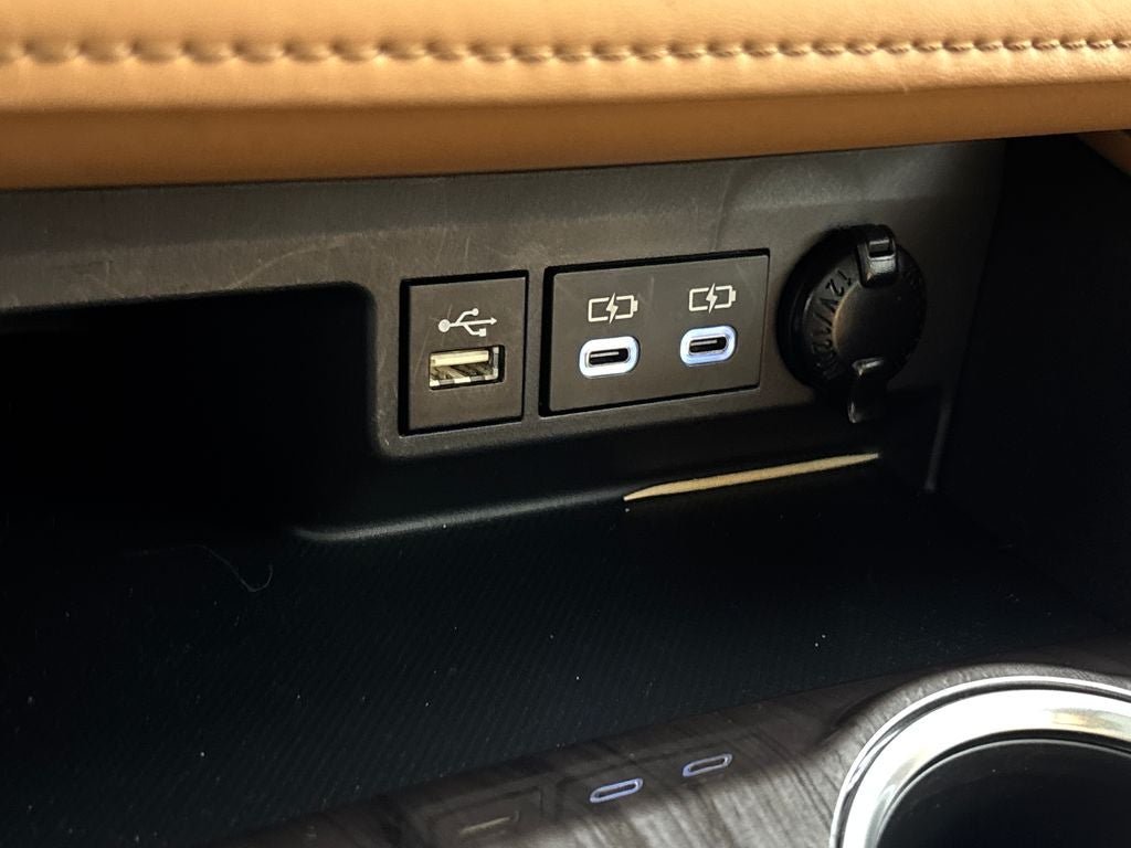 2025 Toyota Highlander Hybrid Platinum