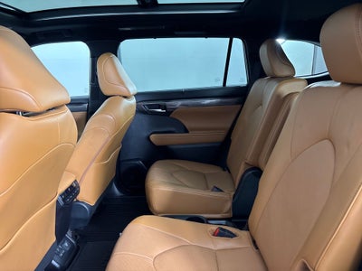 2025 Toyota Highlander Hybrid Platinum