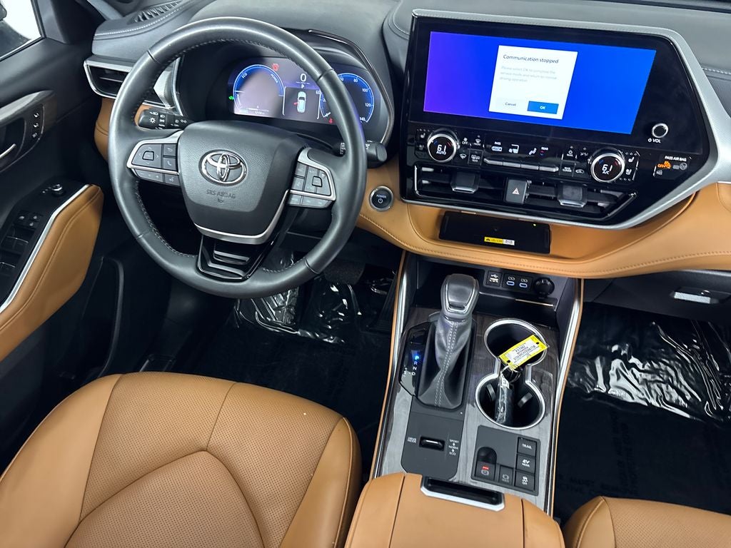 2025 Toyota Highlander Hybrid Platinum
