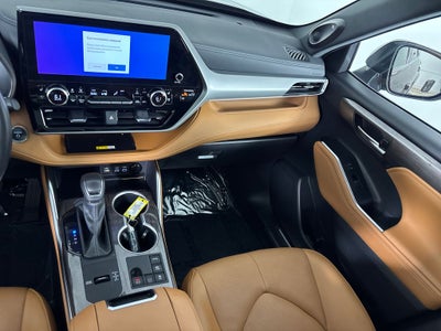 2025 Toyota Highlander Hybrid Platinum
