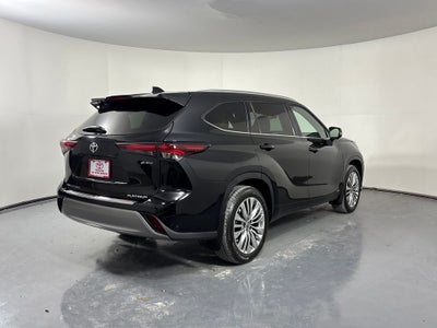 2025 Toyota Highlander Hybrid Platinum