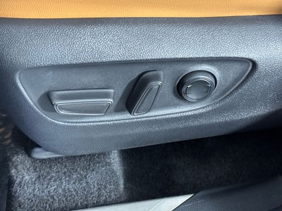 2025 Toyota Highlander Hybrid Platinum