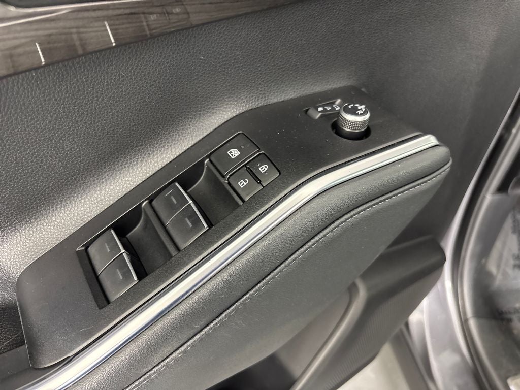 2023 Toyota Highlander Hybrid Platinum