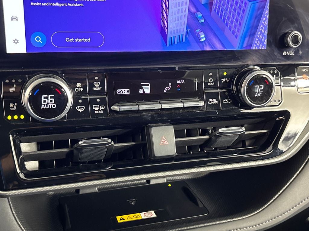 2023 Toyota Highlander Hybrid Platinum