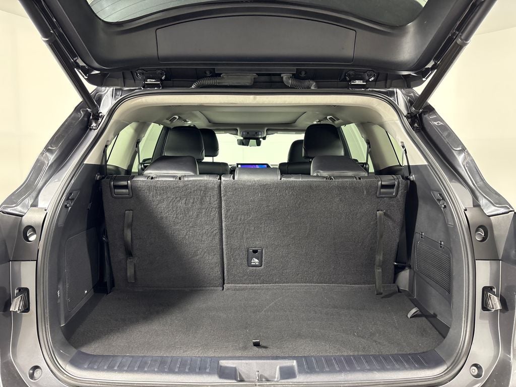 2023 Toyota Highlander Hybrid Platinum