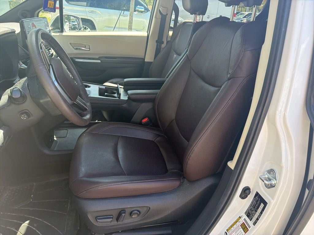 2024 Toyota Sienna Platinum 7 Passenger