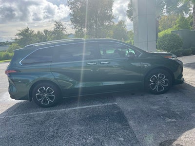 2025 Toyota Sienna Platinum 7 Passenger
