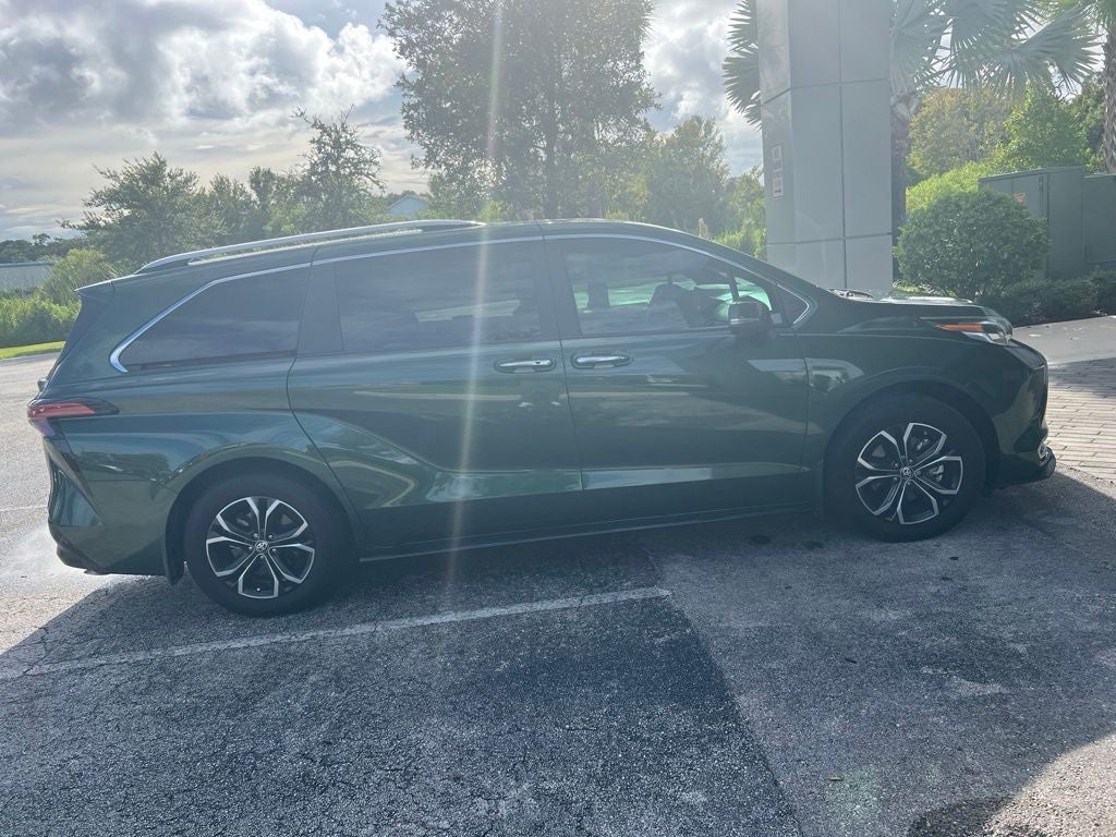 2025 Toyota Sienna Platinum 7 Passenger