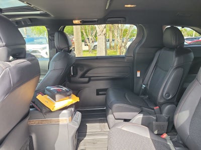 2026 Toyota Sienna Platinum 7 Passenger
