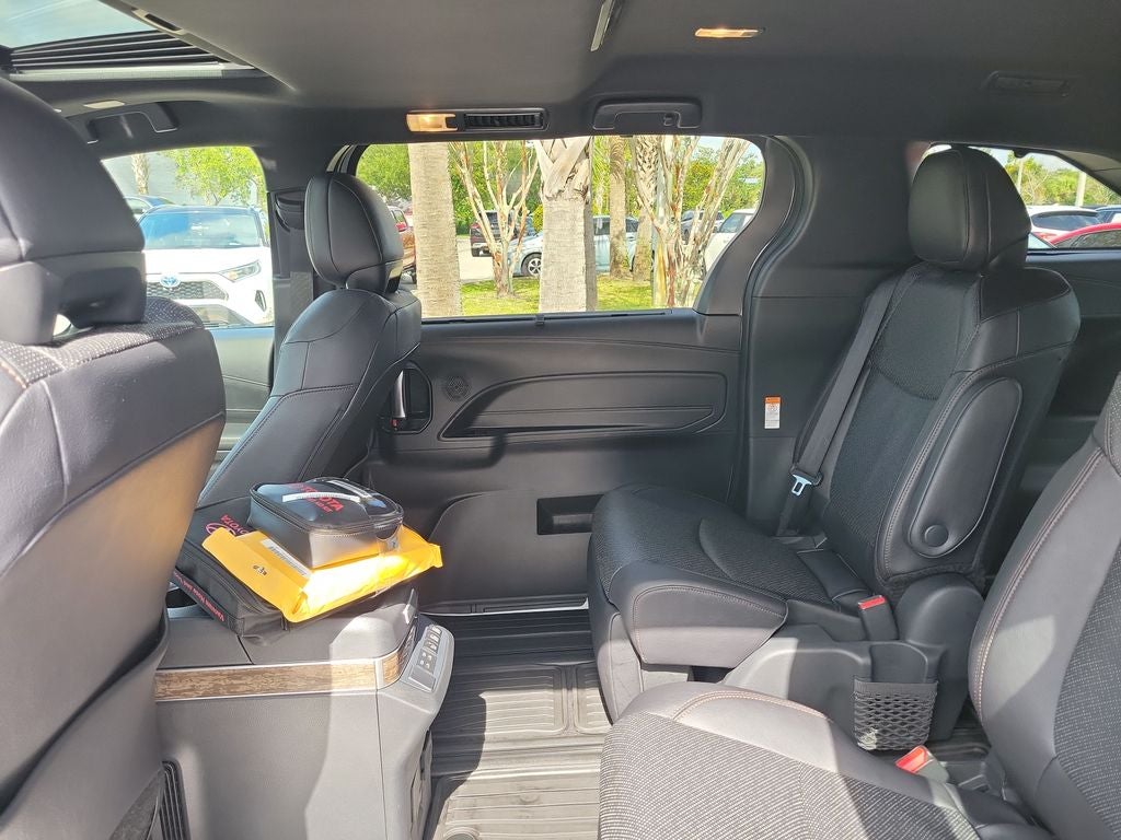 2026 Toyota Sienna Platinum 7 Passenger