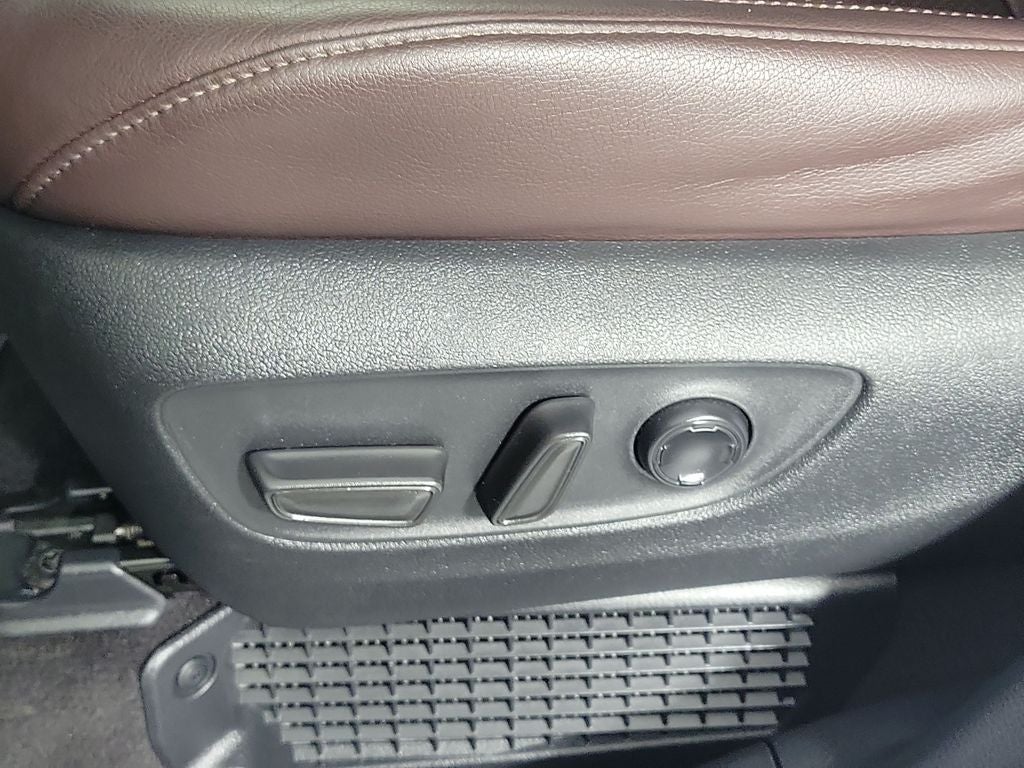 2023 Toyota Sienna Platinum 7 Passenger